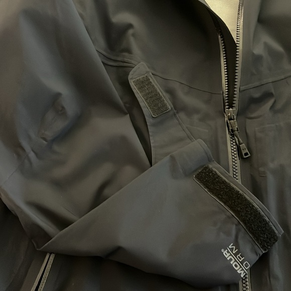 Under Armour Storm Lightweight Women's Jacket- size medium - Picture 6 of 12